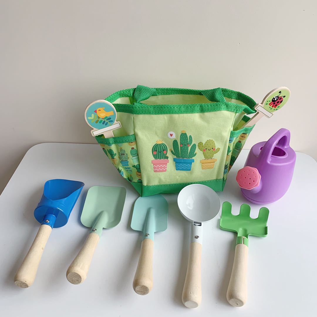 9-Piece German Kids’ Beach Toy Set – Sand Shovel, Tools & Cassia Seed Fill in Handbag