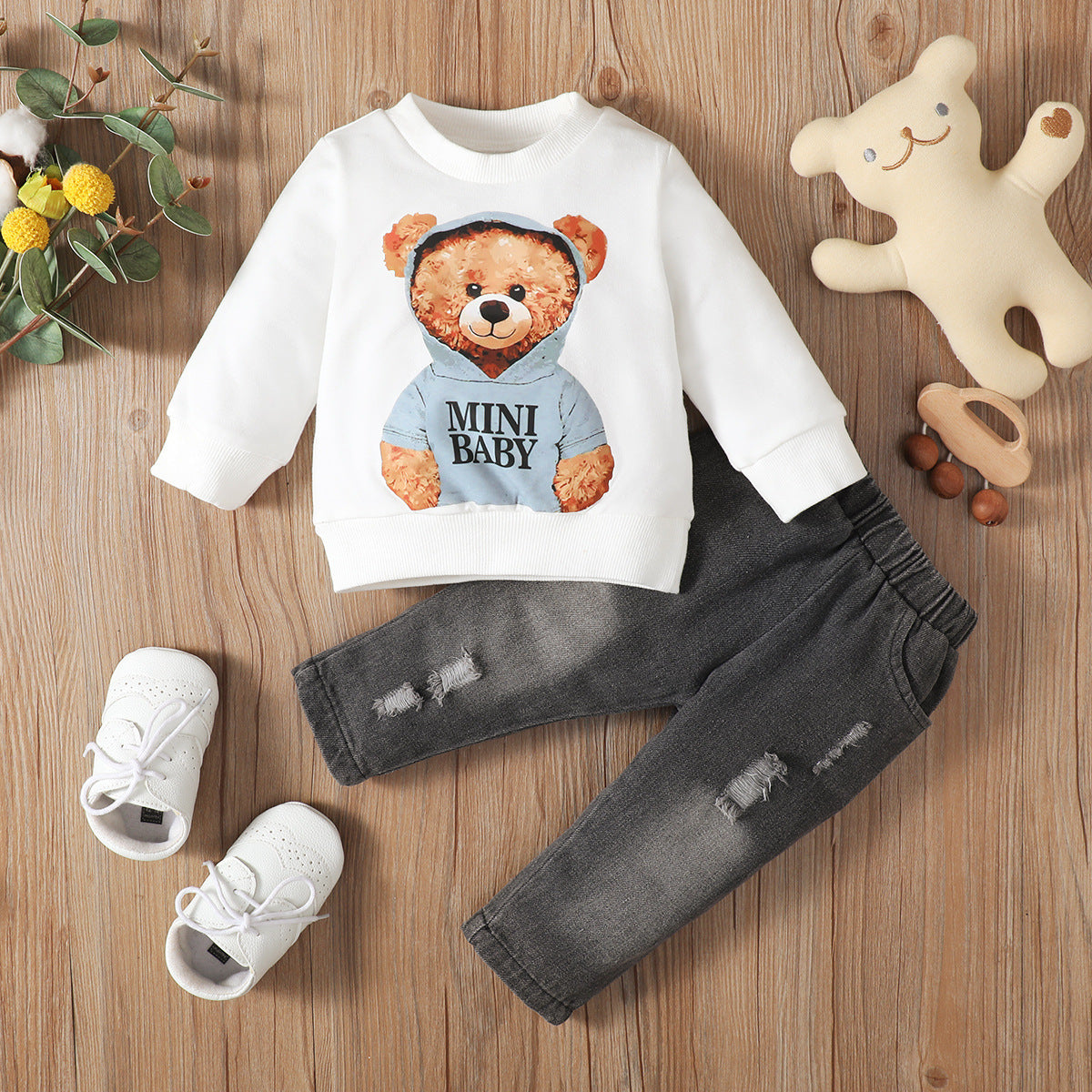 Little Bear Hoodie & Ripped Jeans Set – Unisex Spring/Autumn Outfit for Kids