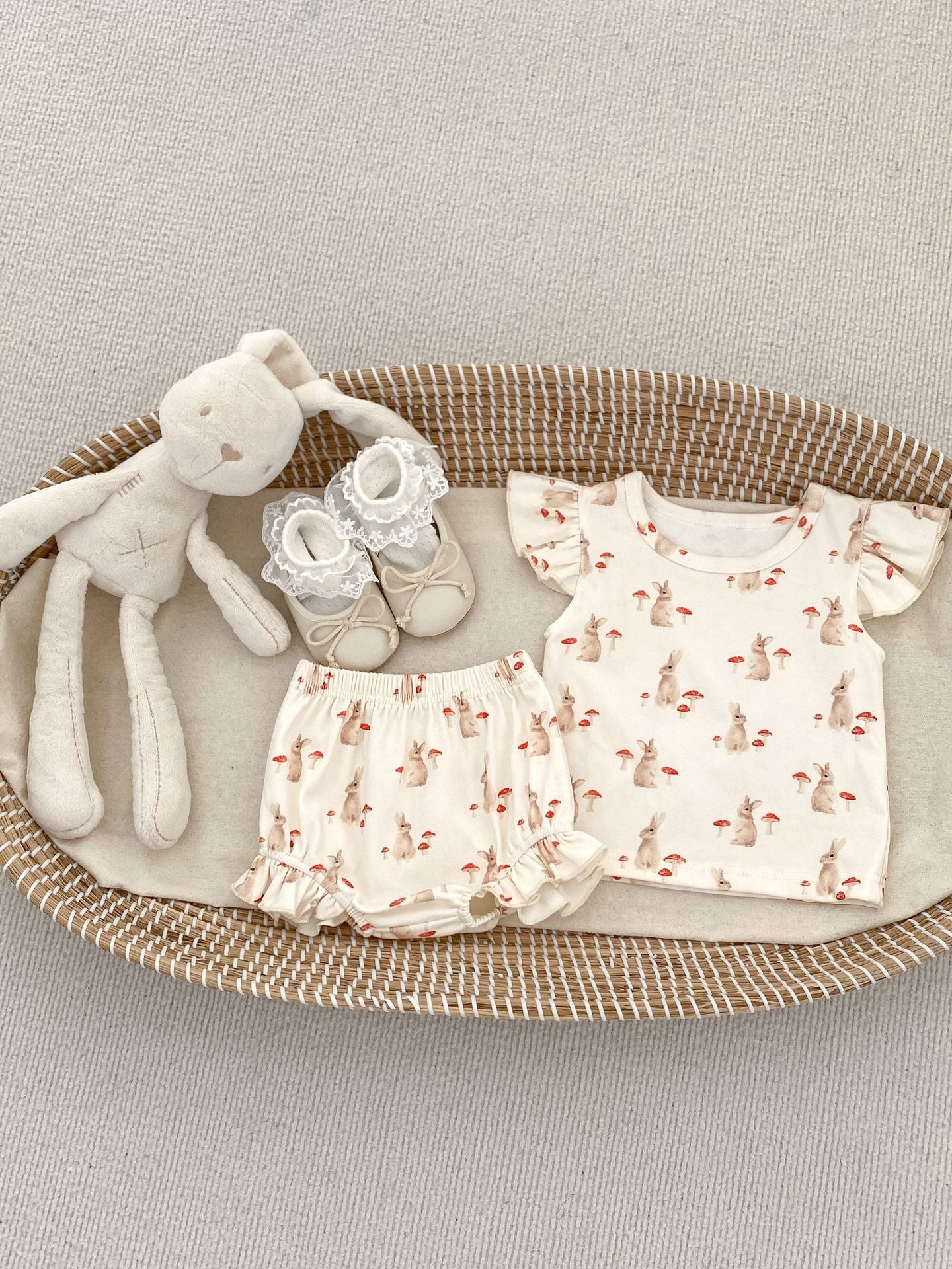Girls’ Summer Set – Cute Rabbit Print Flying Sleeve Top & Lace Shorts