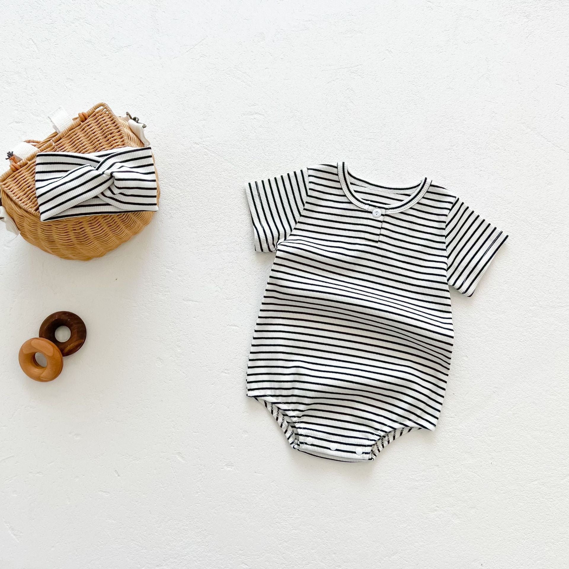Color-Blocked Baby Jumpsuit – Short-Sleeved Cotton Romper for Crawling & Playtime