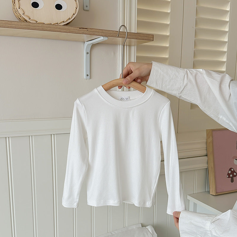 Unisex White Long Sleeve T-Shirt – Loose Fit Cute Bottoming Top for Spring & Autumn