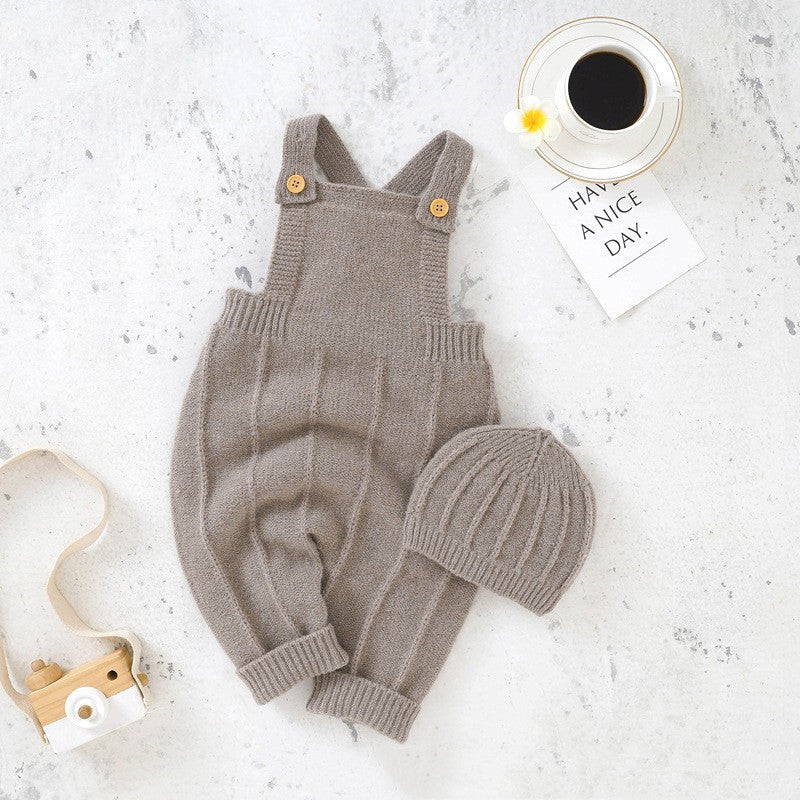 Knitted Baby Jumpsuit & Hat Set – Neutral Summer Style