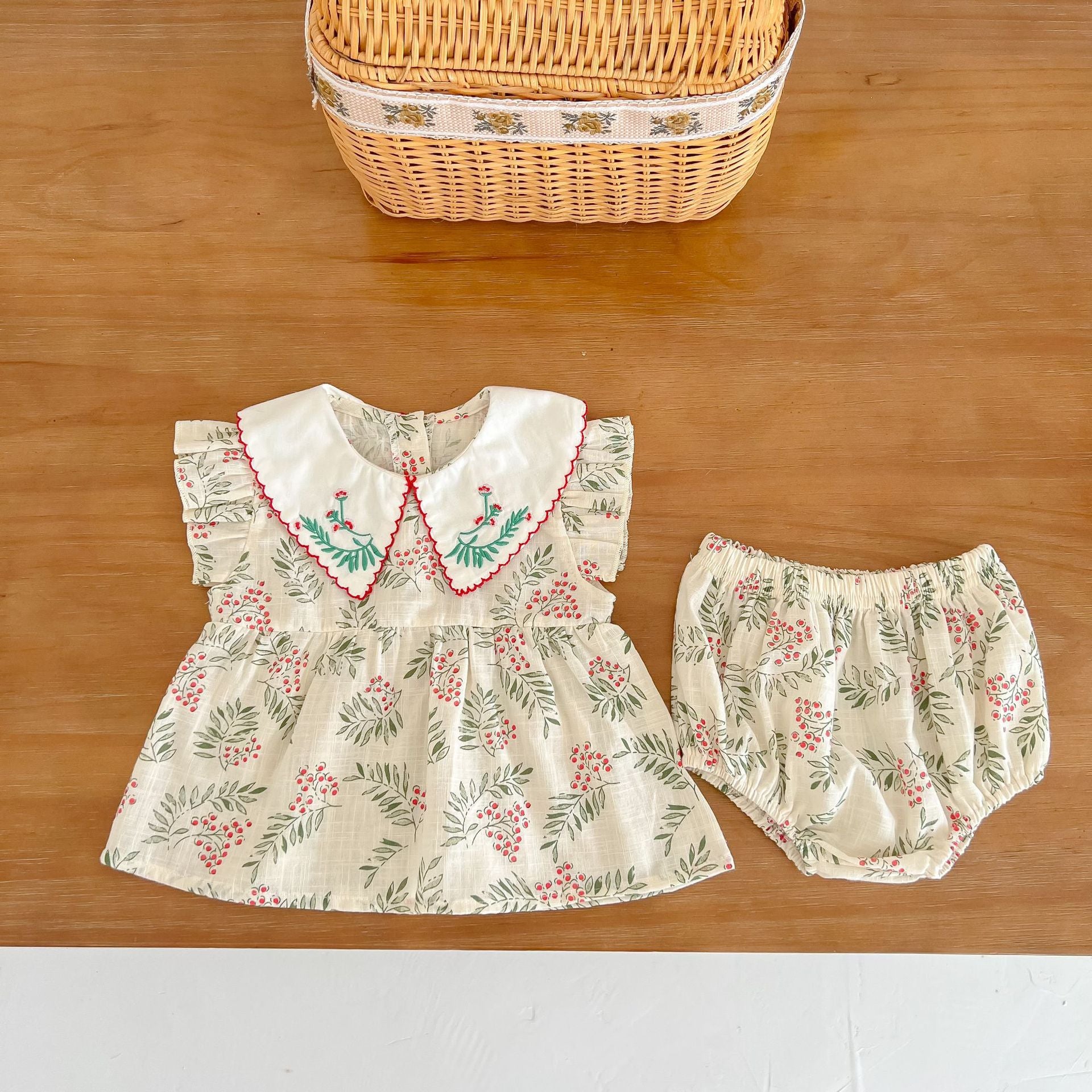 Baby Girl Summer Floral Set – Embroidered Collar Flying Sleeve Top & Bread Shorts