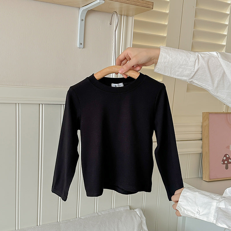 Unisex White Long Sleeve T-Shirt – Loose Fit Cute Bottoming Top for Spring & Autumn