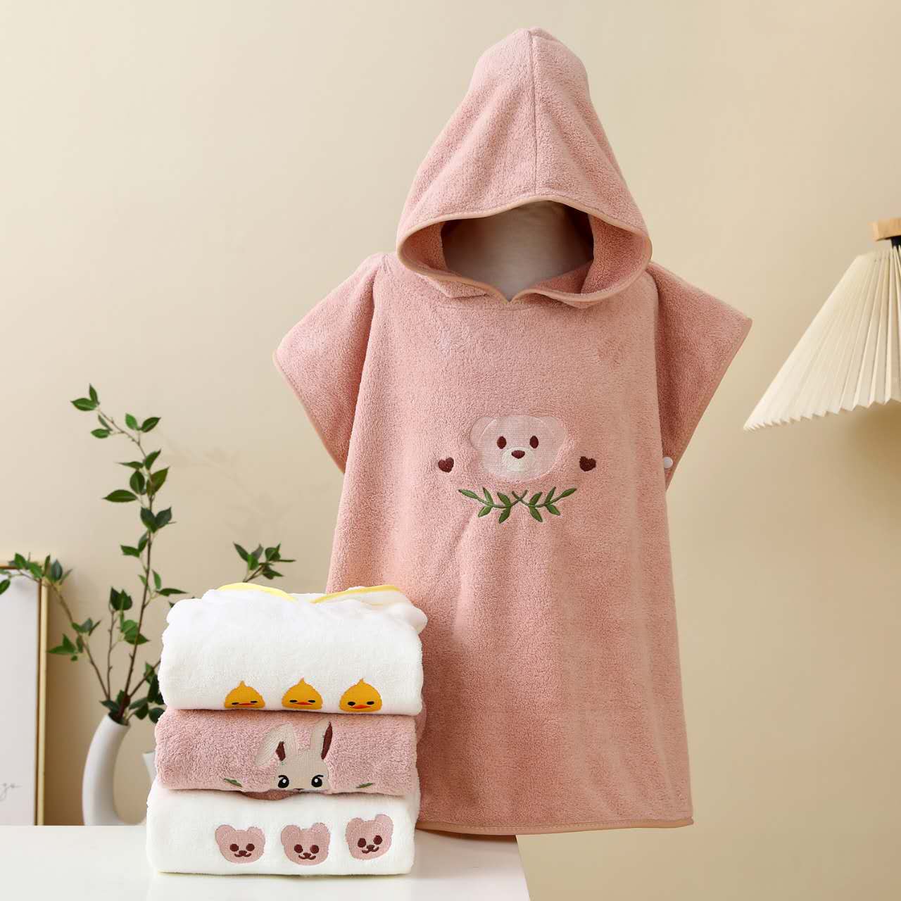 Children's bath towel, cape with hat, baby coral fleece absorbent quick drying bathrobe, vacation men's and women's beach towel