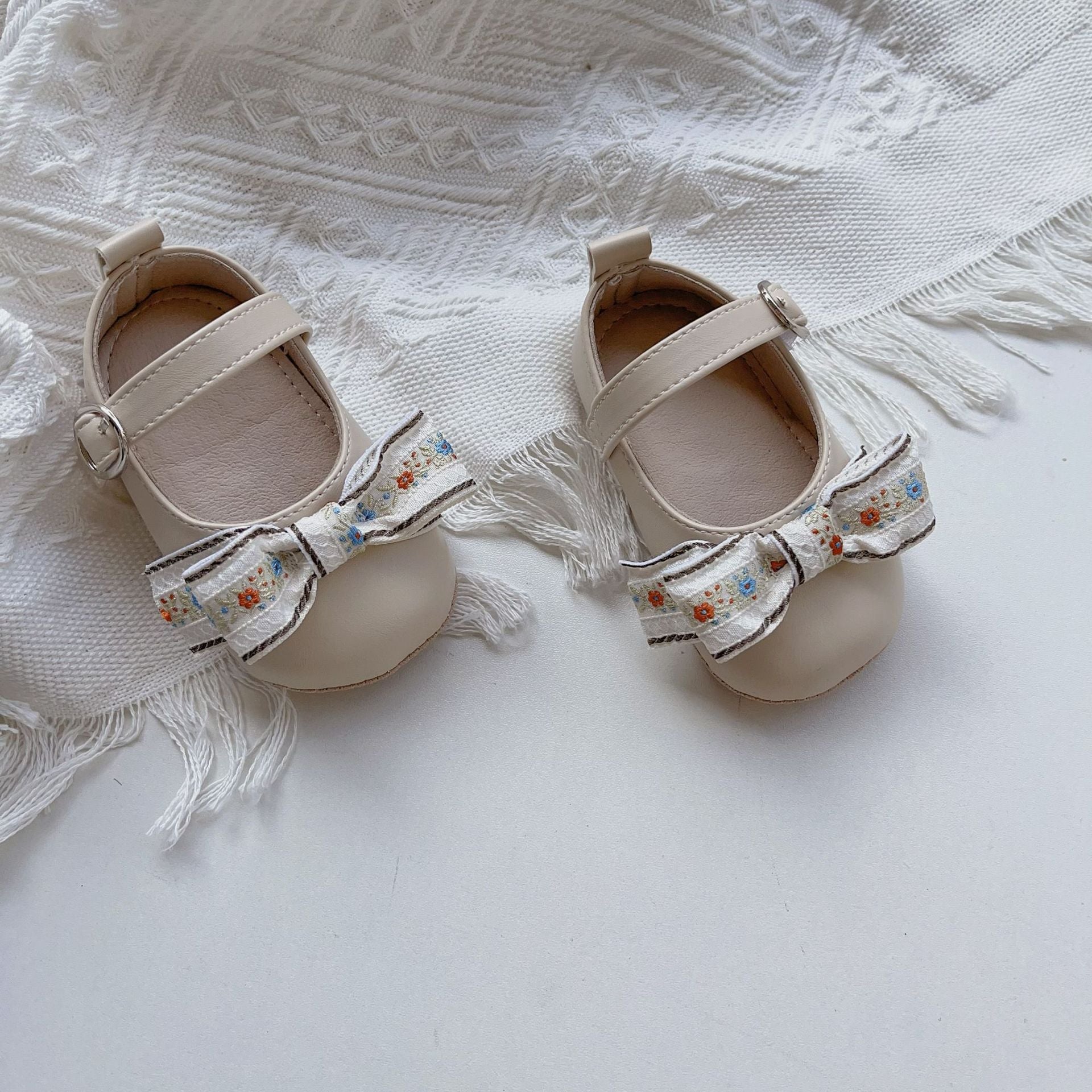 Western Style Woven Flower Shoes for Baby Girls – Soft PU Sole & Princess Design