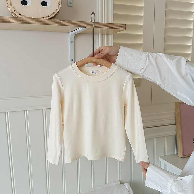 Unisex White Long Sleeve T-Shirt – Loose Fit Cute Bottoming Top for Spring & Autumn